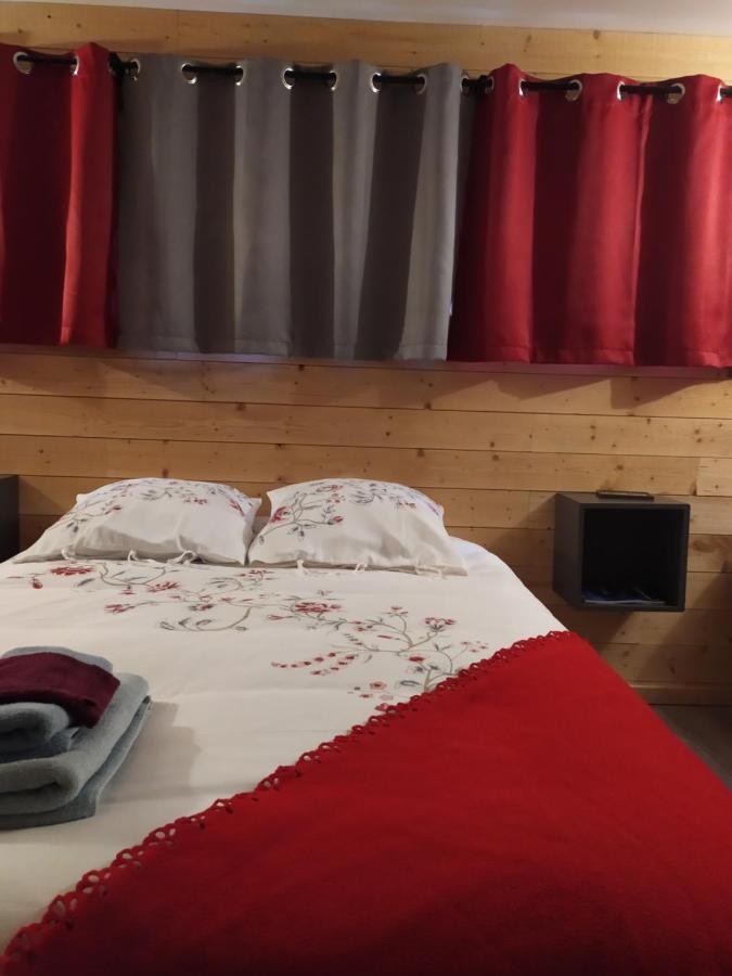 Les Gites De L'Ecole Buissonniere 렌스 외부 사진